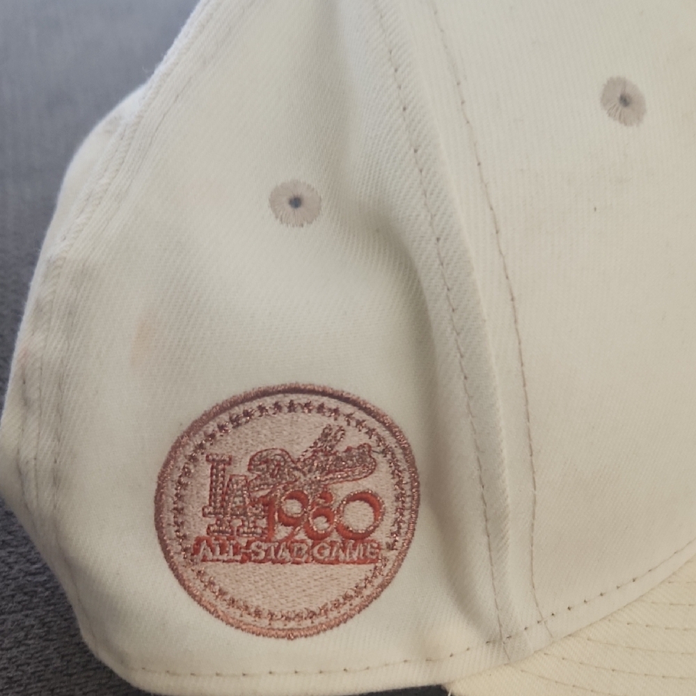 New Era Cream Baseball Cap with Red LA Logo - Picture 3 of 3